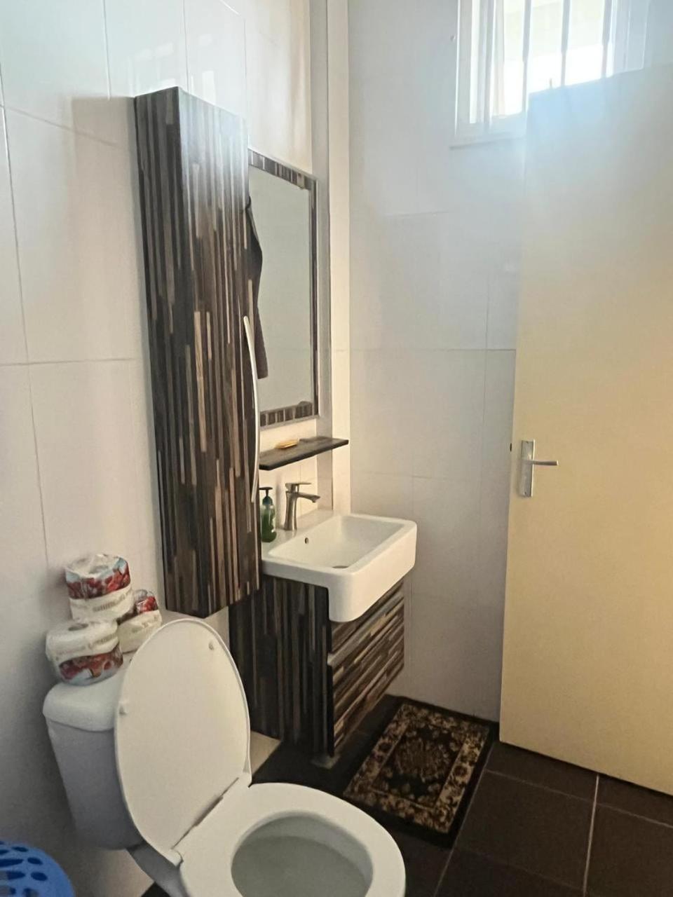 Wilhelmina Hotel & Apartments باراماريبو المظهر الخارجي الصورة